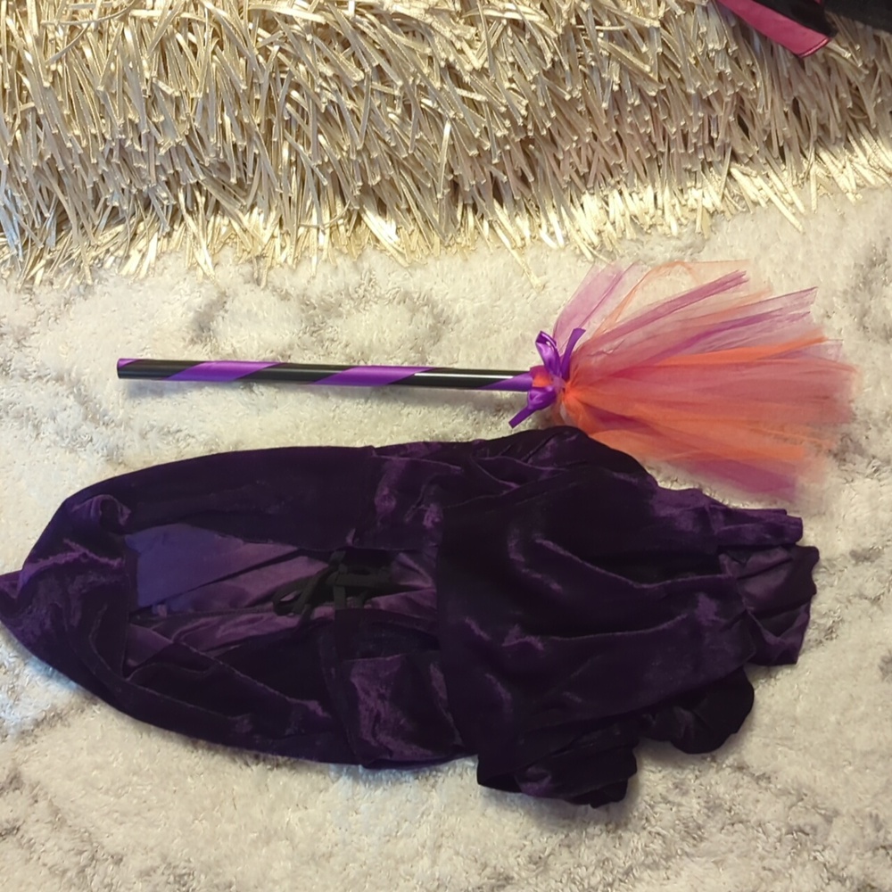 Witch Halloween Costume w/Cape & Small Tulle Broom, 4T-5T, New - Picture 4 of 8